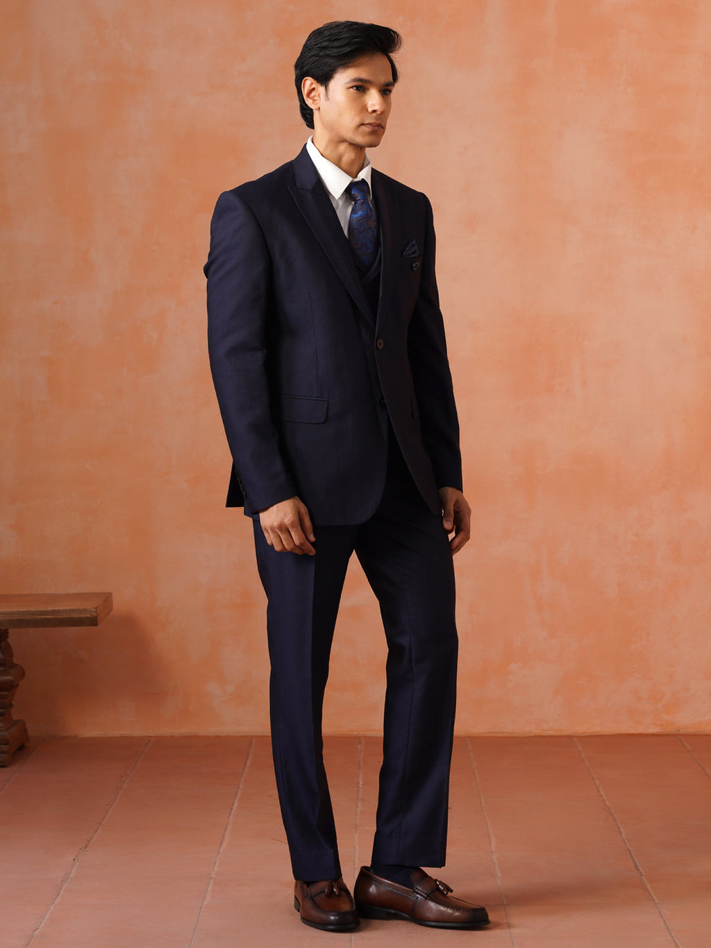 Men’s  Navy Blue Textured Peak Collar Suit Set