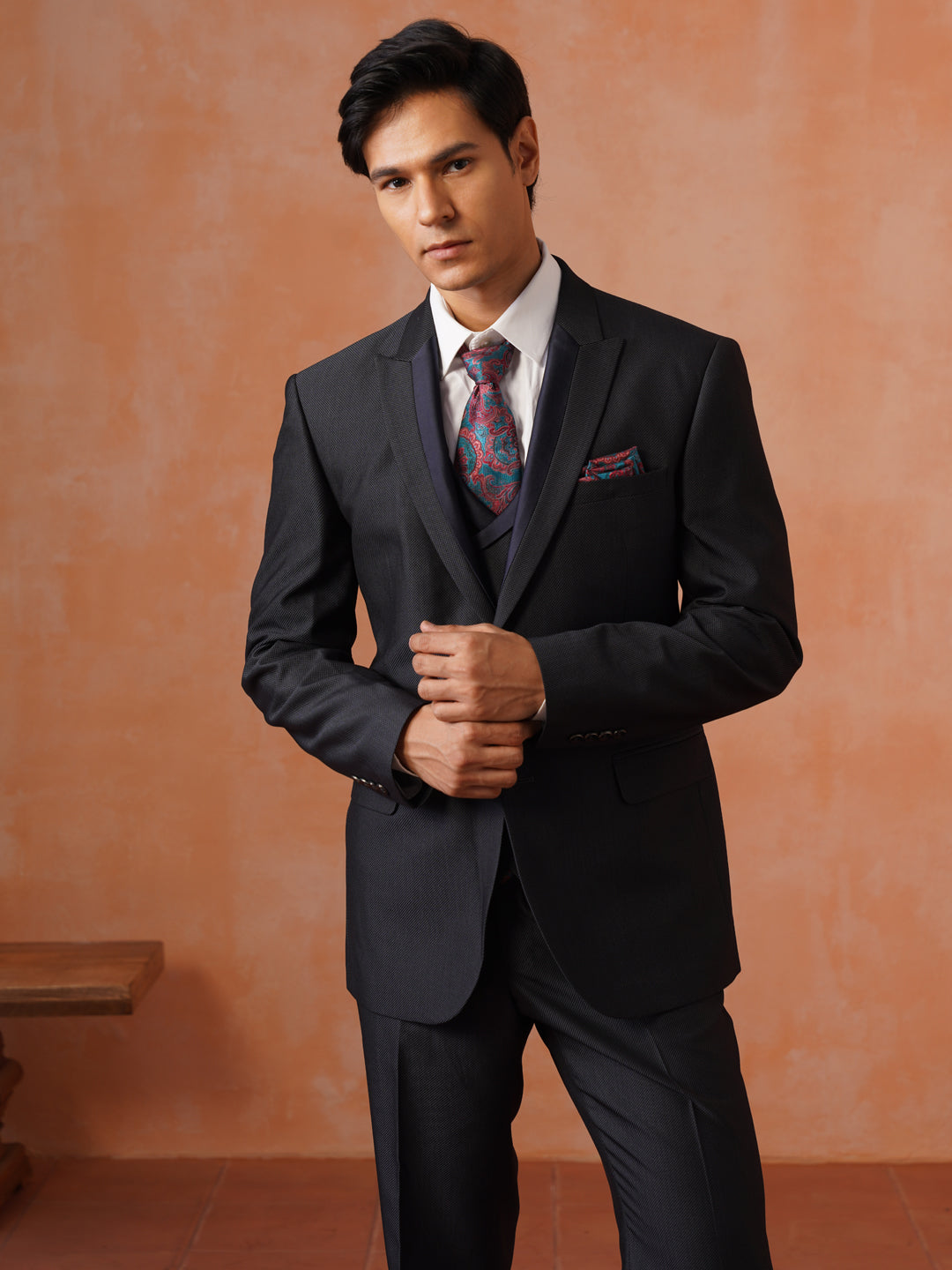 Men’s  Grey Textured Peak Collar Suit Set