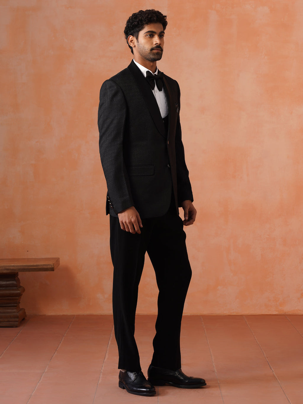 Men’s Black Textured Shawl Collar Suit Set