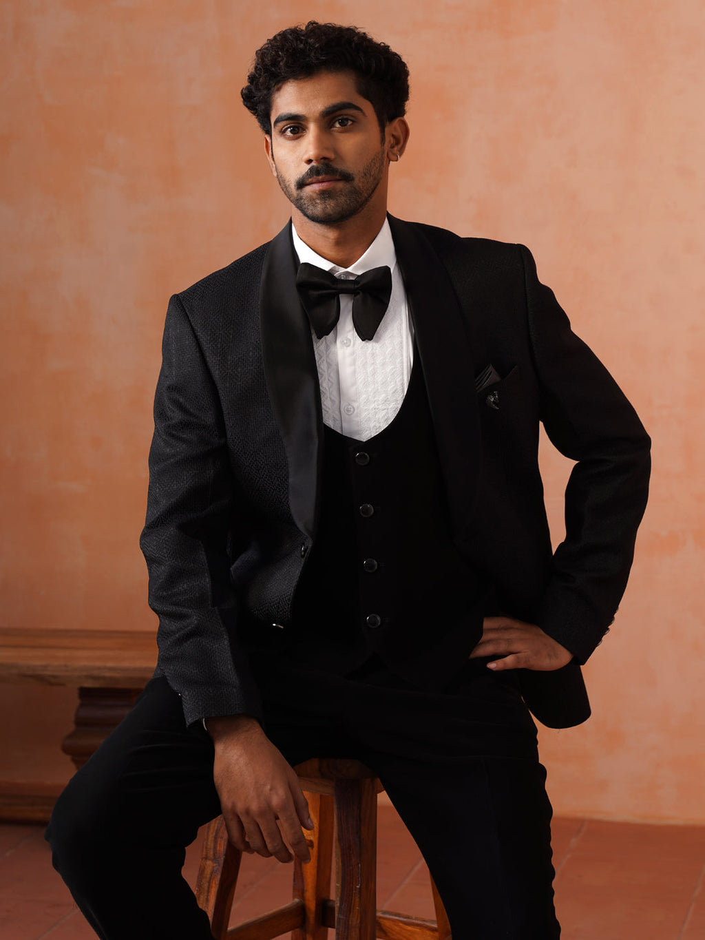 Men’s Black Textured Shawl Collar Suit Set