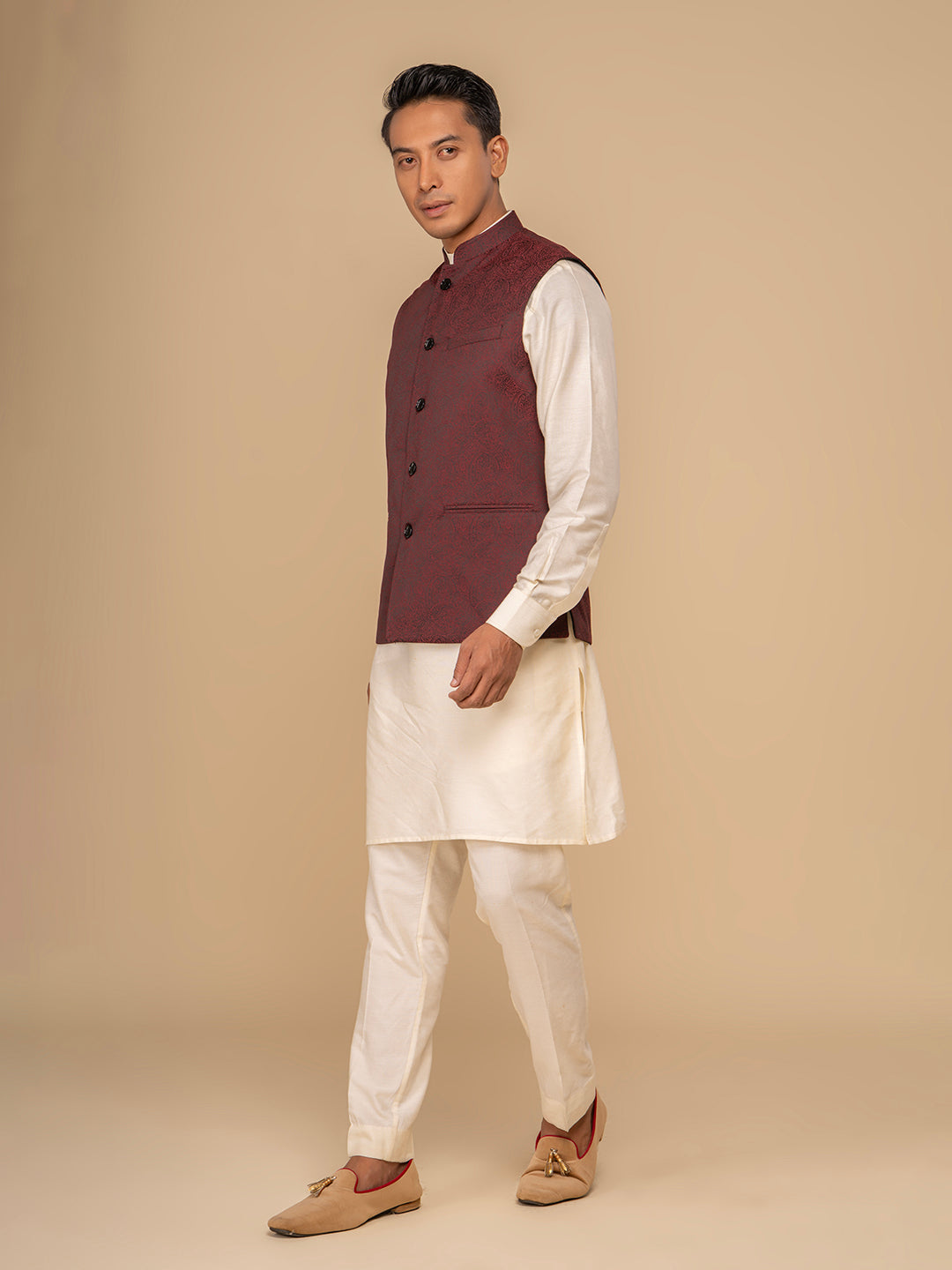Men Maroon Bundi