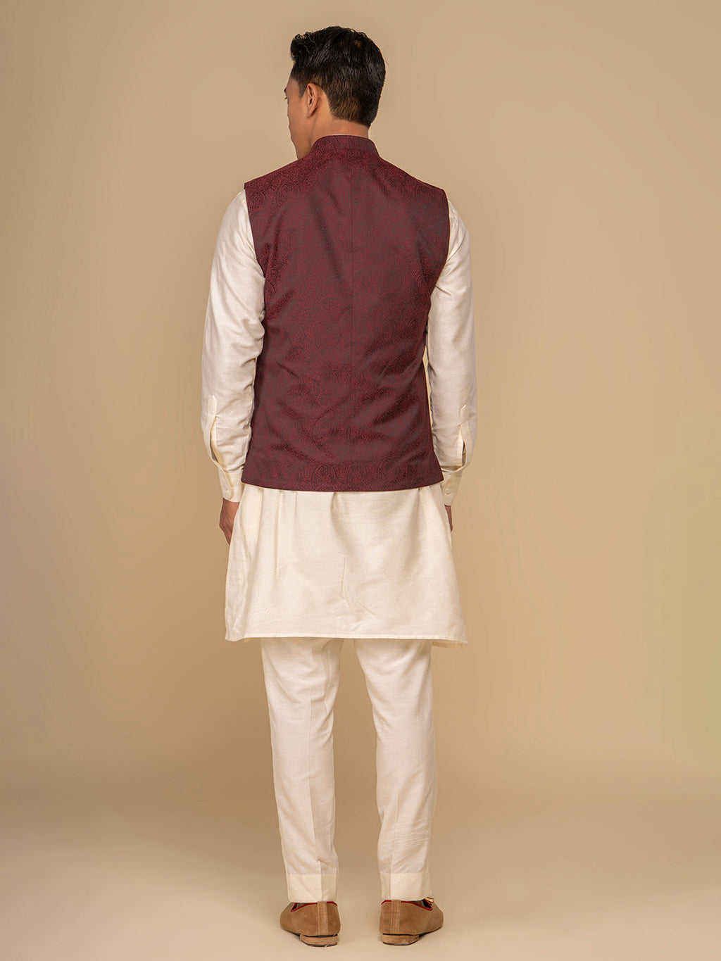 Men Maroon Bundi