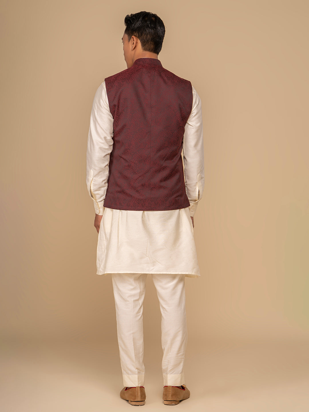 Men Maroon Bundi